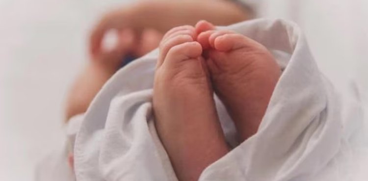 Newborn baby change in Saudi hospital