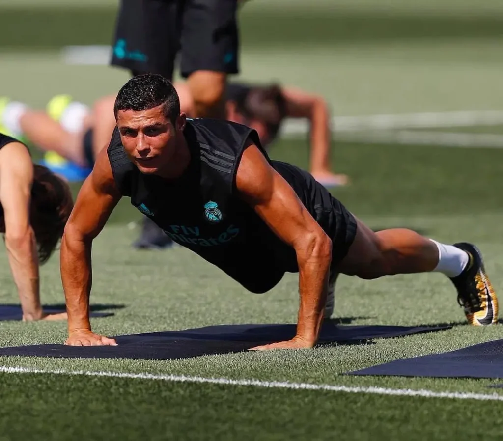 ‘Push-ups in the shower, bathing in ice water at 2 am.’ The qualities of Ronaldo that make him a great footballer